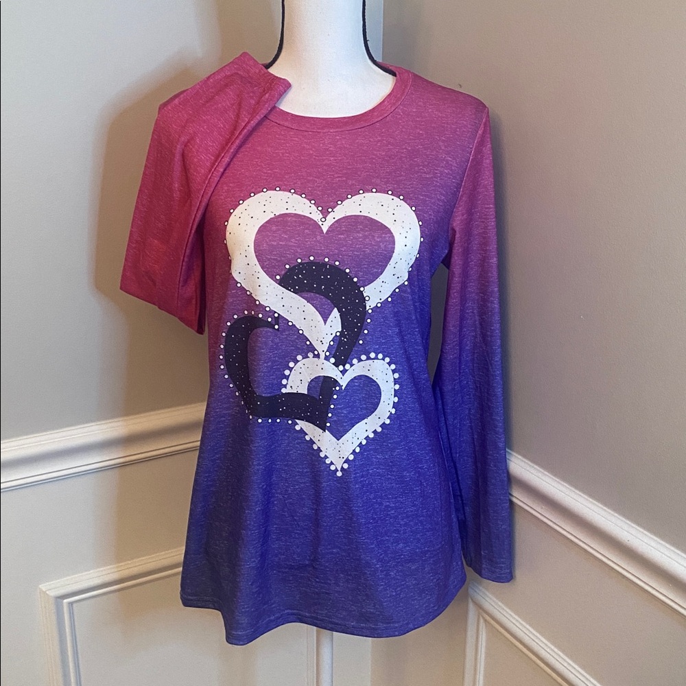 Heart Long sleeve T-shirt size Medium
